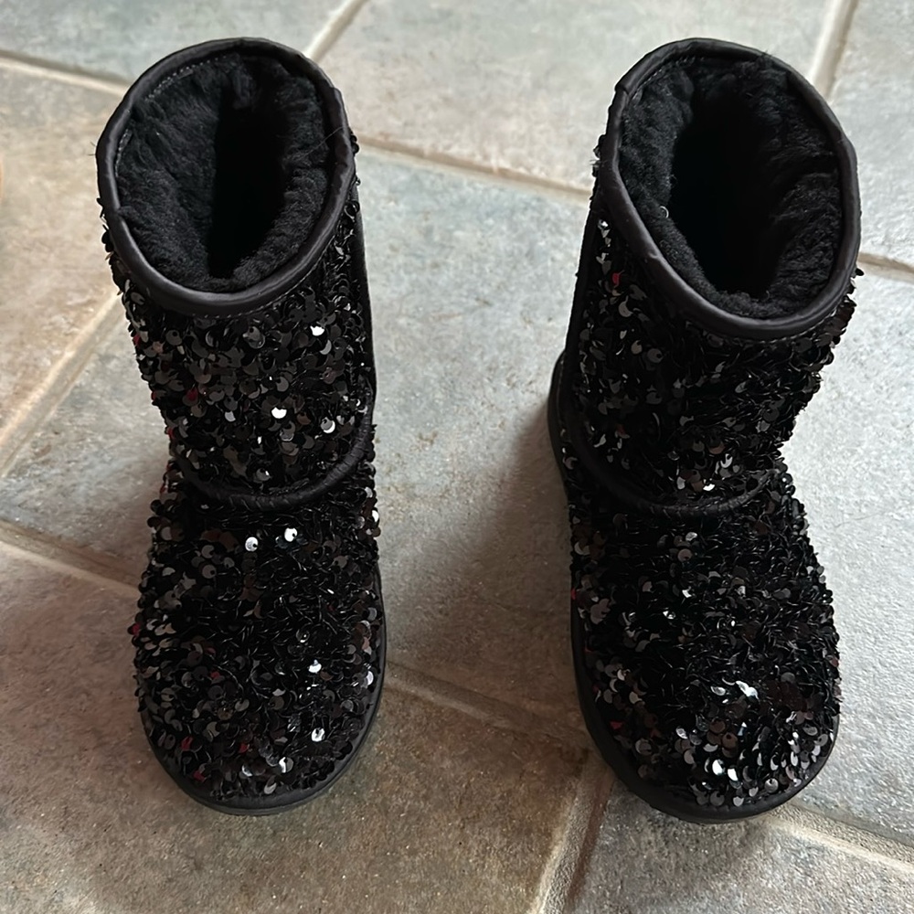 Sequin girls UGGs!